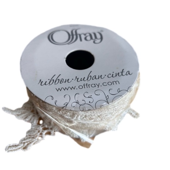 Offray Spool Scalloped Lace Ribbon White 2 yd - Picture 2 of 6
